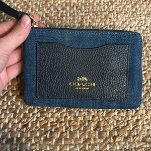 DENIM COACH CORNER ZIP WRISTLET